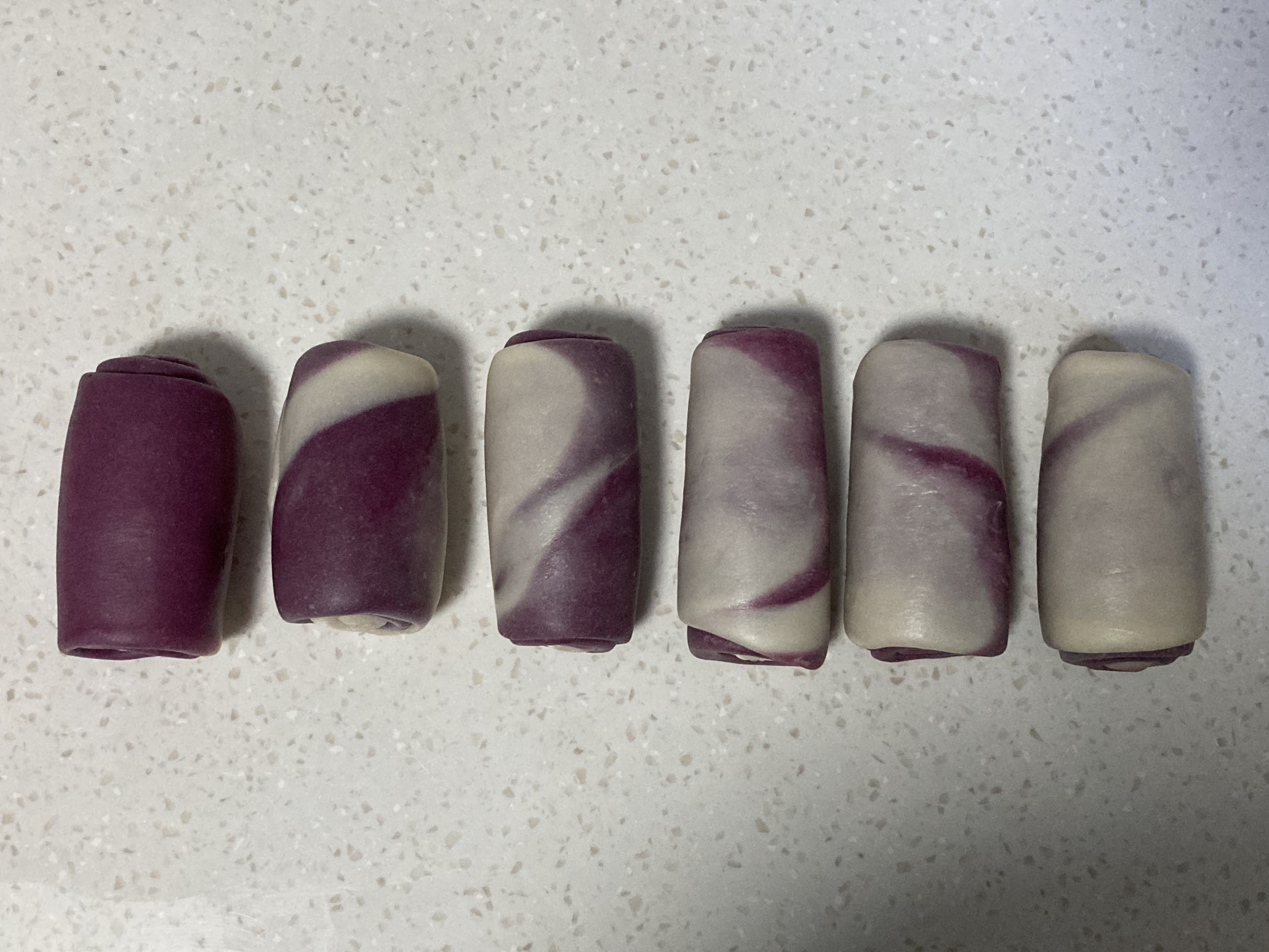 酥到掉渣的紫薯芋泥蛋黄酥的做法 步骤13