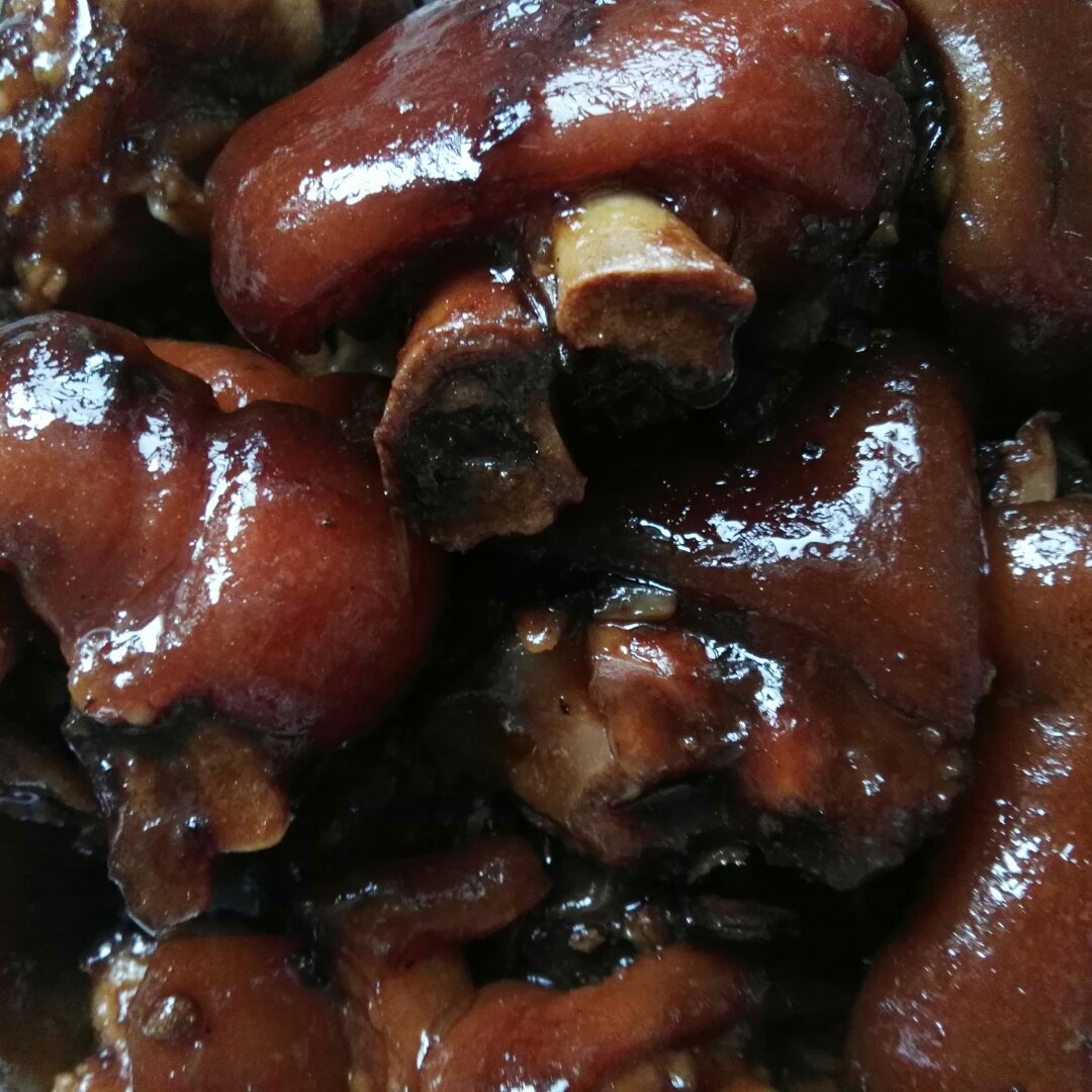 美味的家常菜：红烧猪蹄