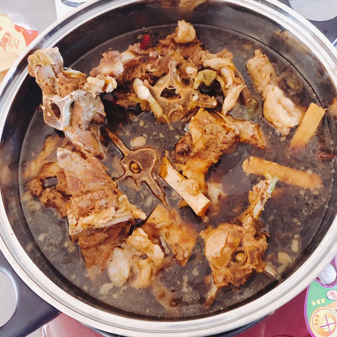 羊蝎子火锅的做法