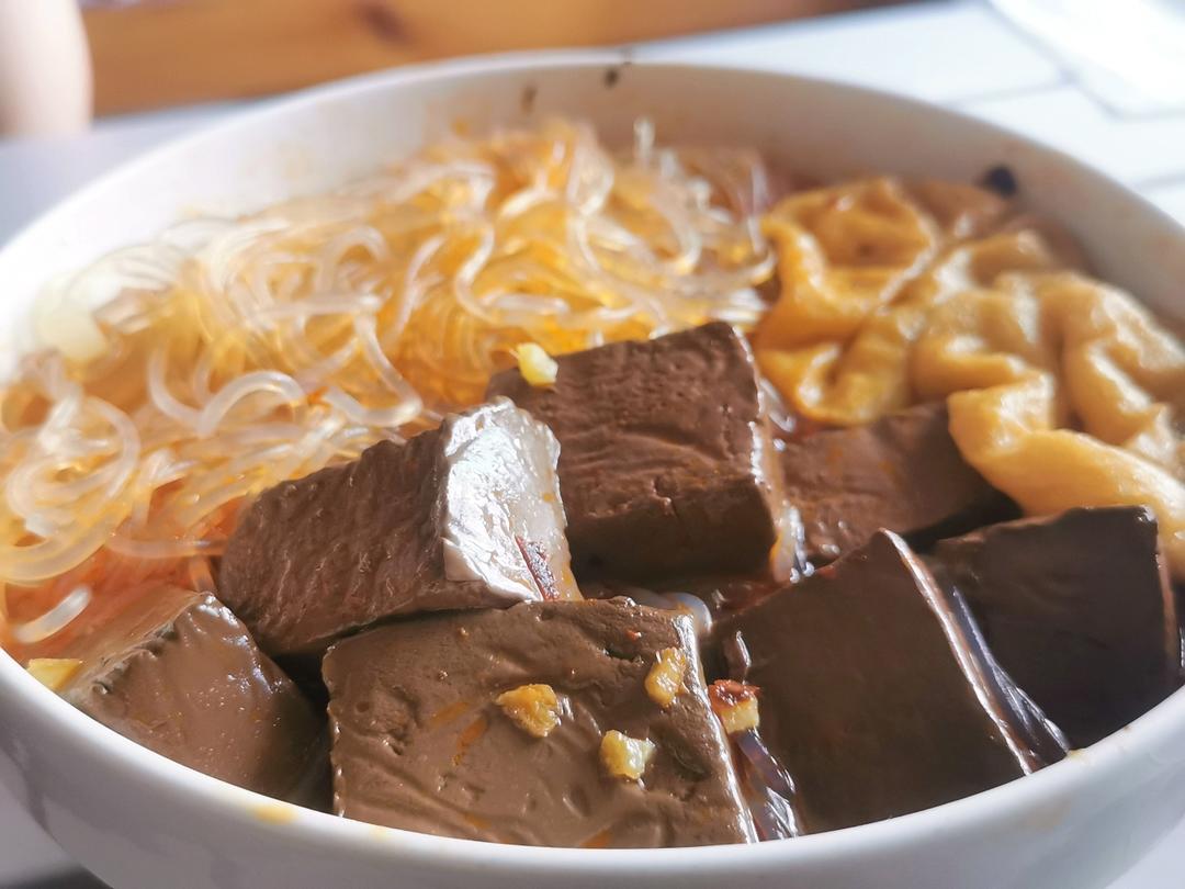 补铁鸭血粉丝汤