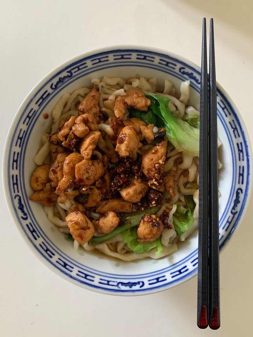 【小高姐】手擀肉臊面  手工做出口感劲道的擀面条