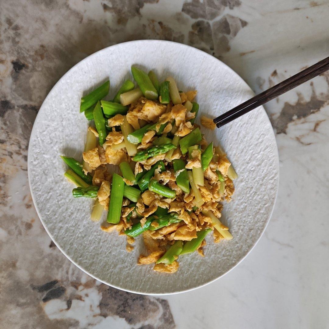 健康低卡家常菜—芦笋炒蛋