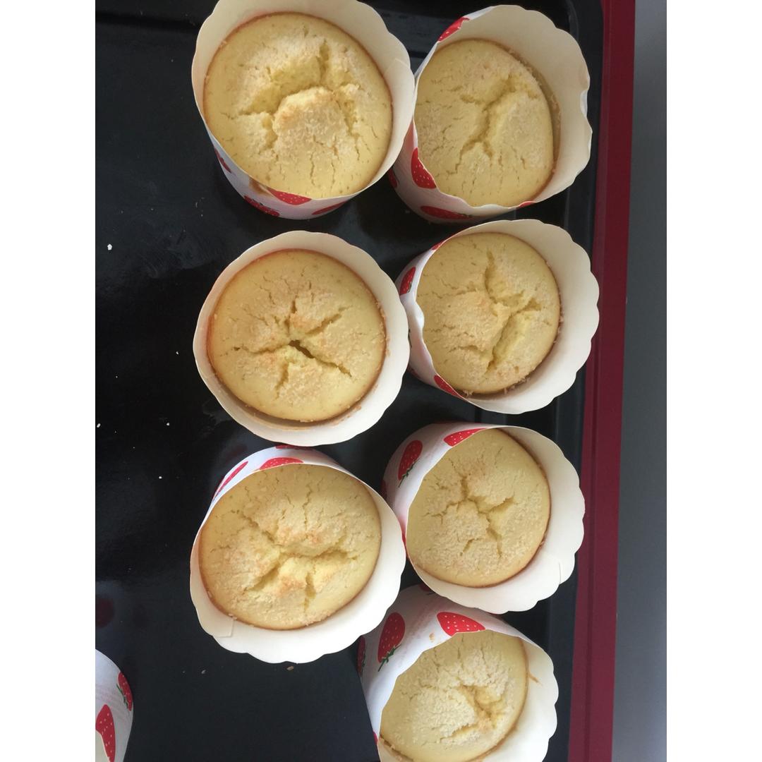 不会回缩的纸杯蛋糕