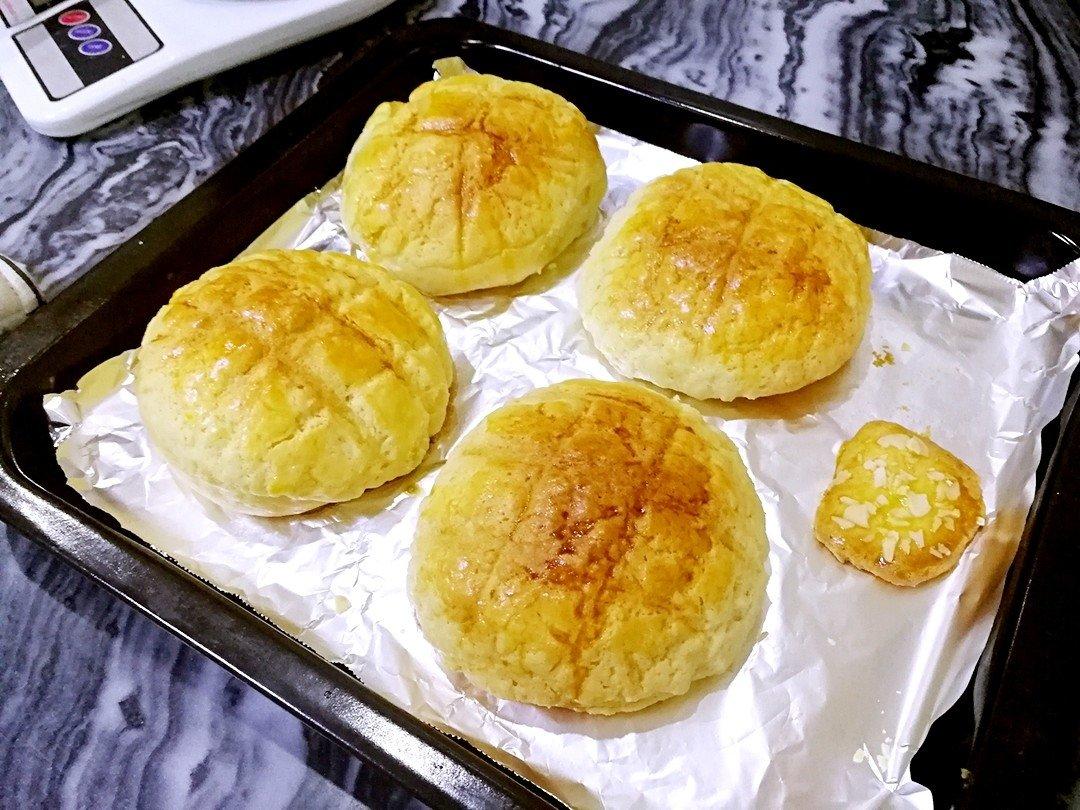 菠萝包