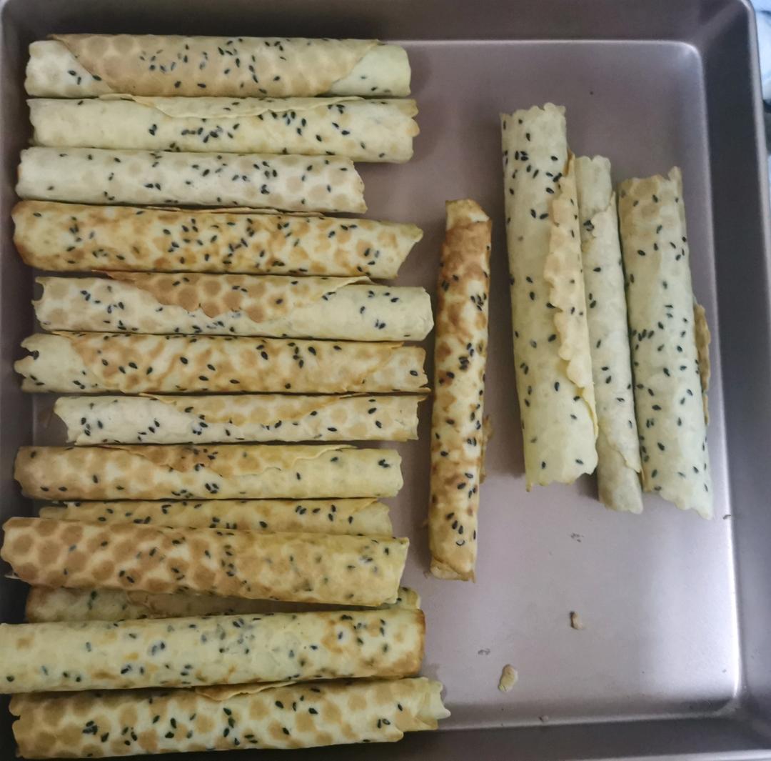 酥掉渣三色蛋卷