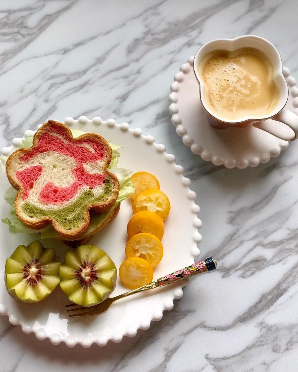 玫瑰花插画吐司