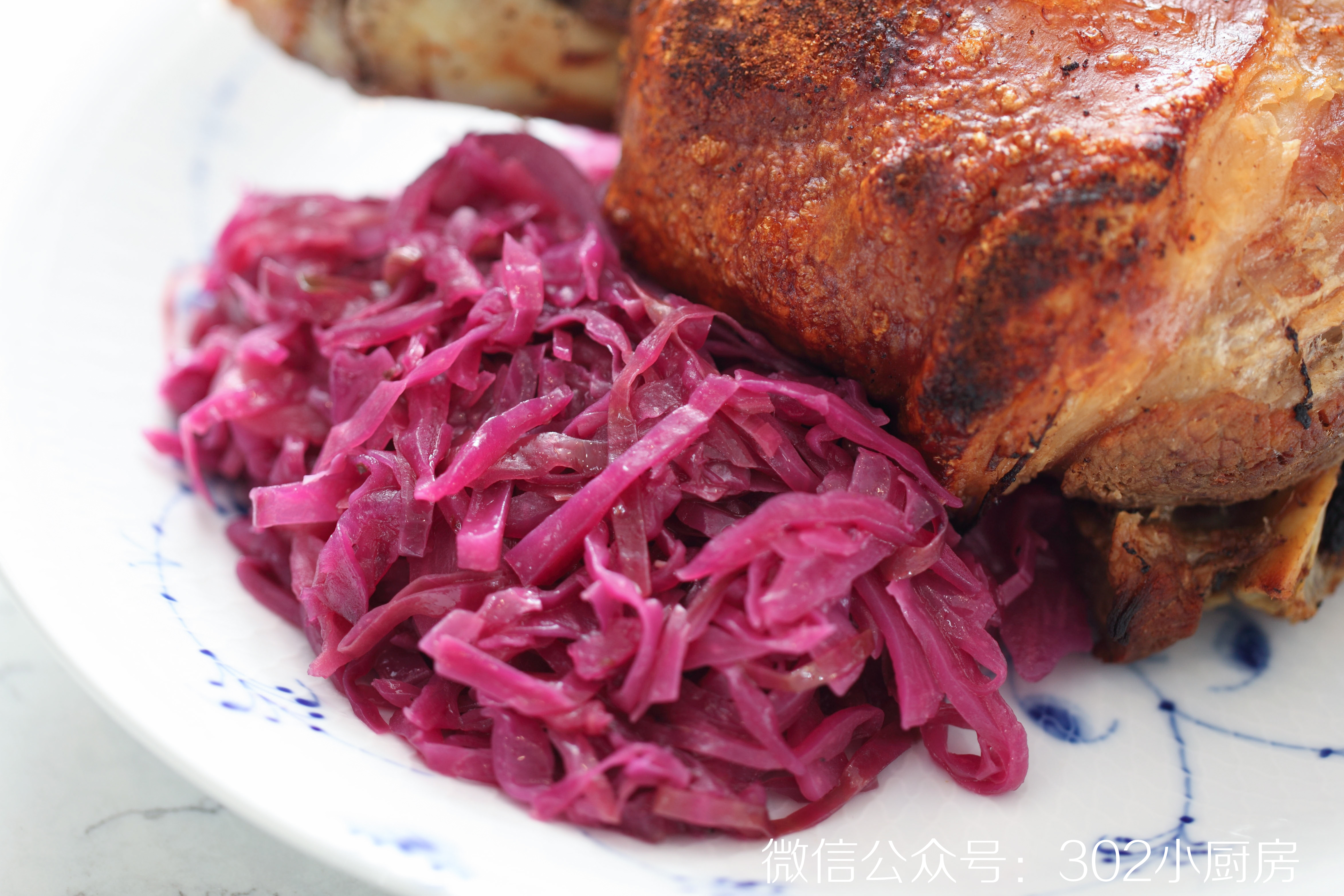 紫甘蓝酸菜（非腌渍，德式烤猪肘配菜）<302小厨房>的做法