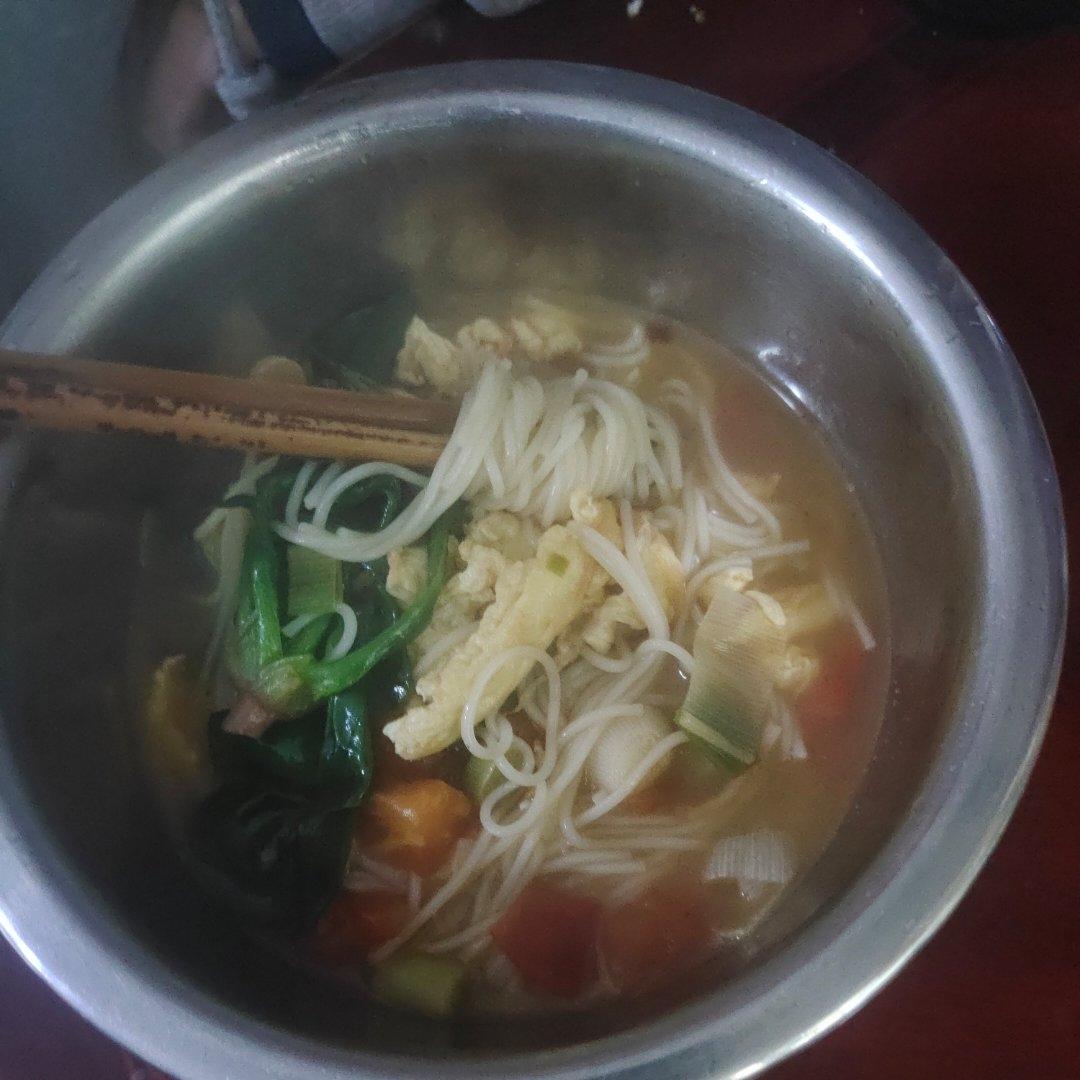 番茄鸡蛋菠菜面