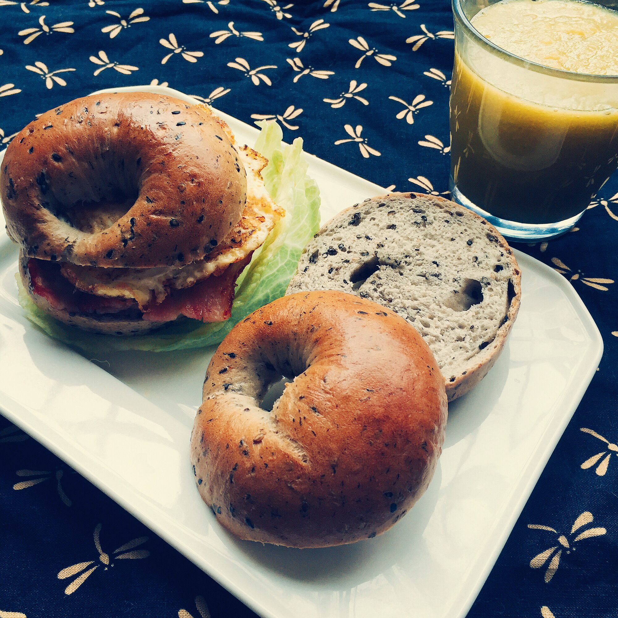 黑芝麻全麦贝果