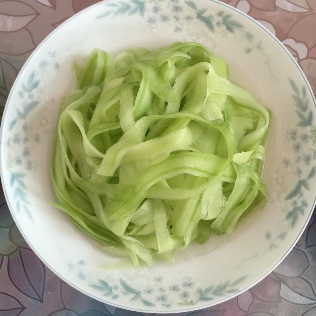 简单的高颜值~蜂蜜拌黄瓜