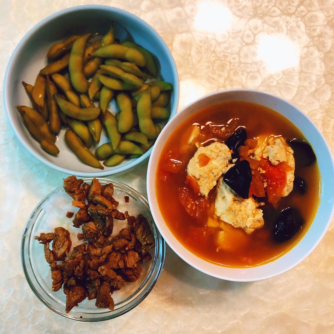 西红柿菌菇豆腐汤