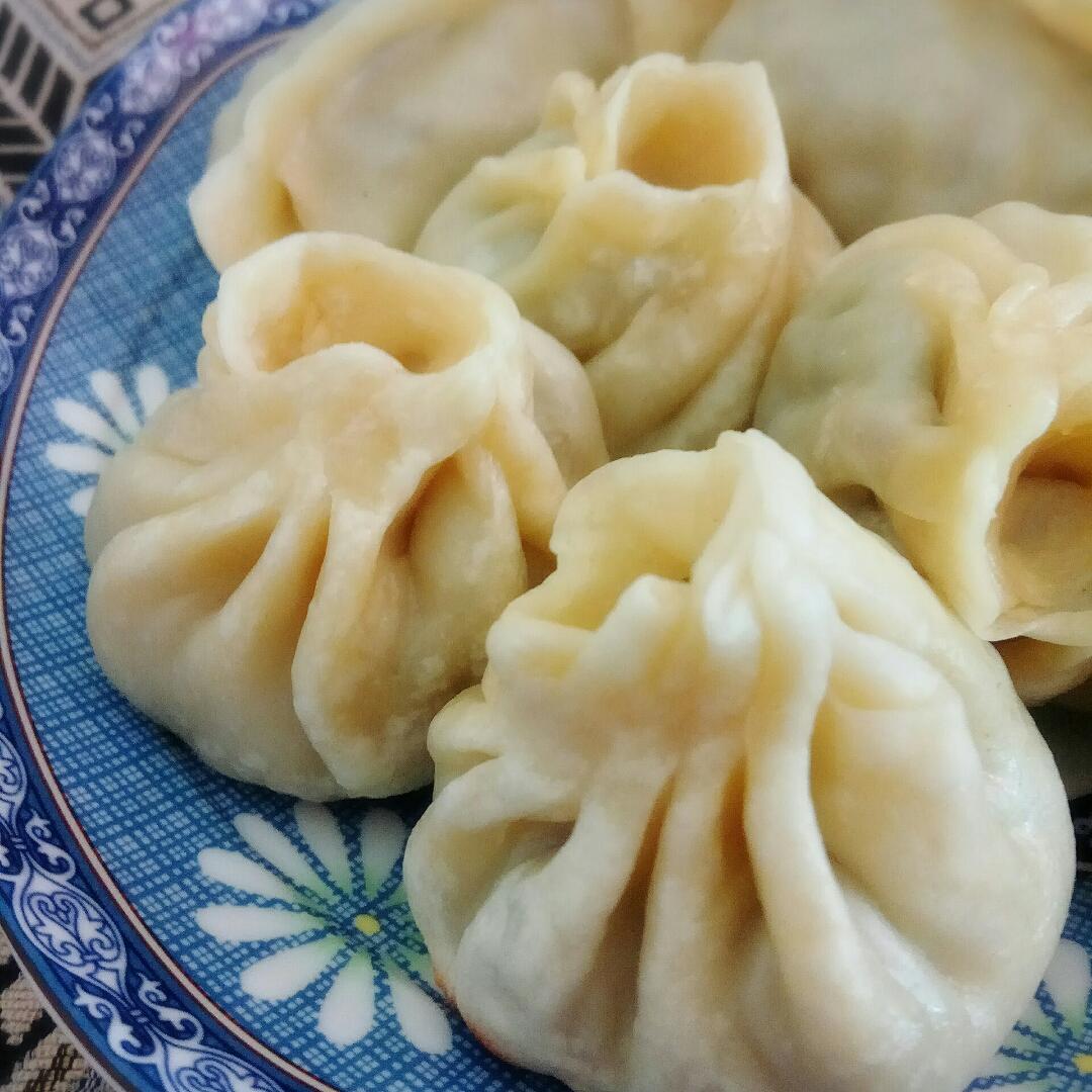 包包子的手法（鲜虾猪肉包）