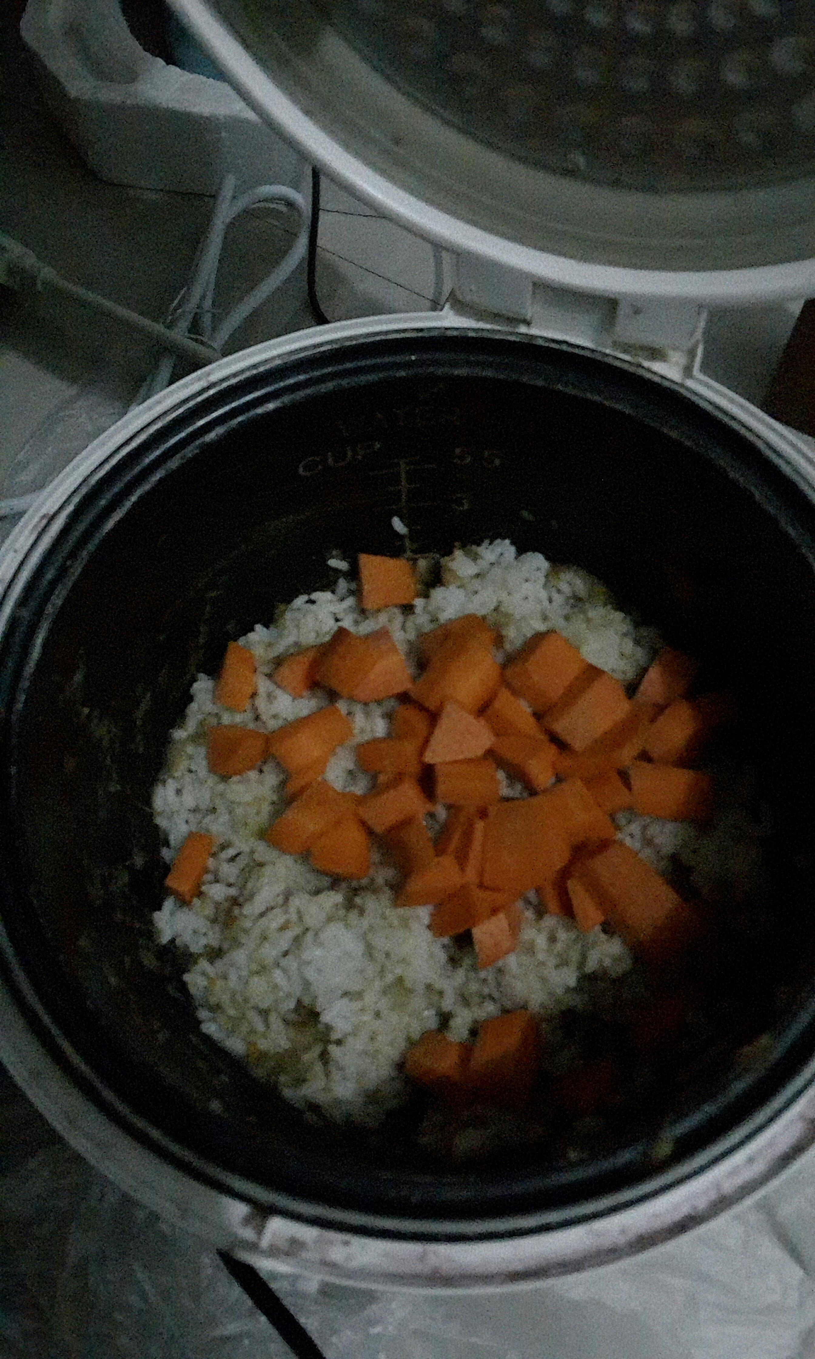 电饭锅版土豆胡萝卜炖排骨的做法 步骤6