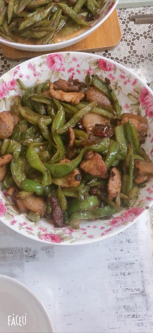 家庭版小炒肉，青椒五花肉，肥而不腻下饭菜，鲜辣香