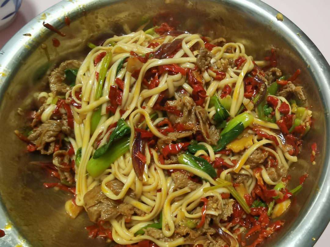 【简简厨房】辣皮子拌面