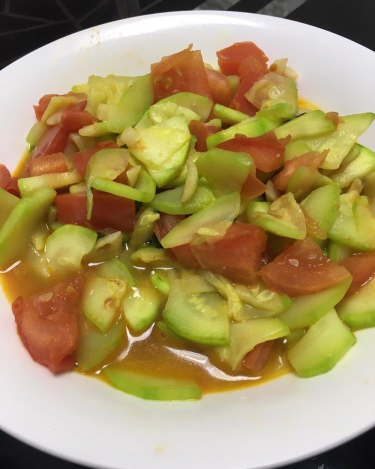 西红柿炒西葫芦