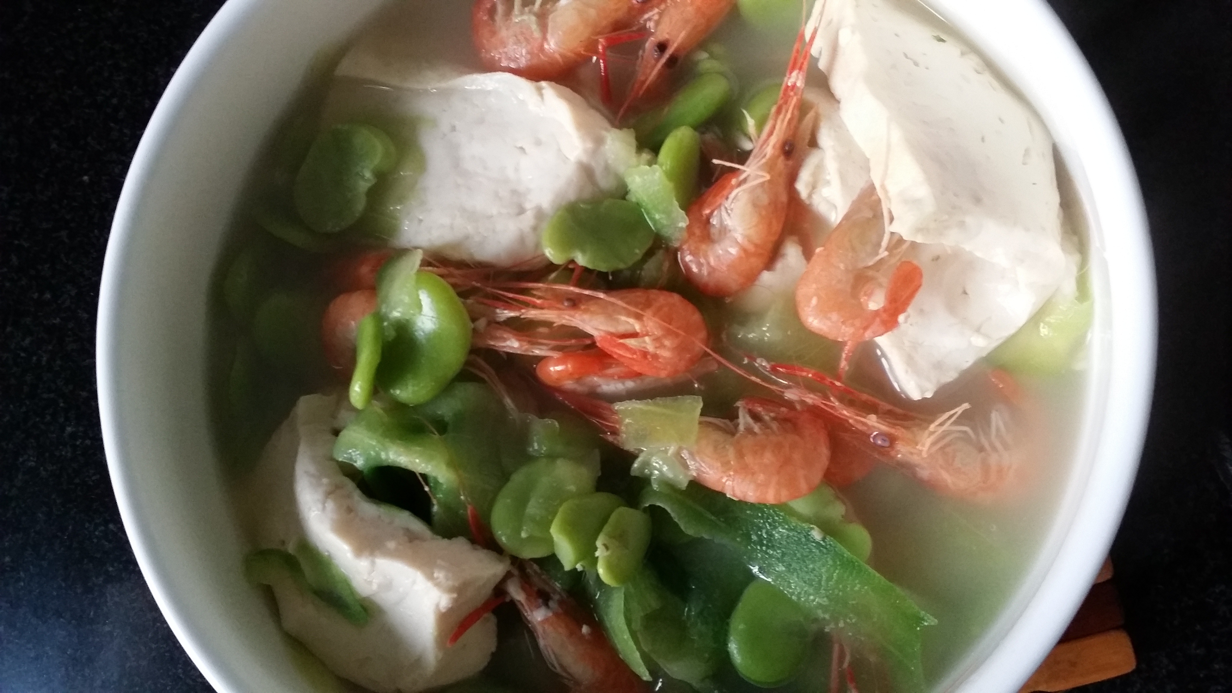 西红柿冻豆腐虾仁汤
