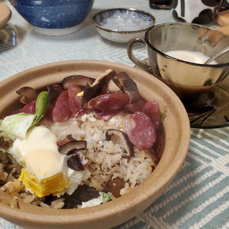 广式腊肠煲仔饭(简单得很)