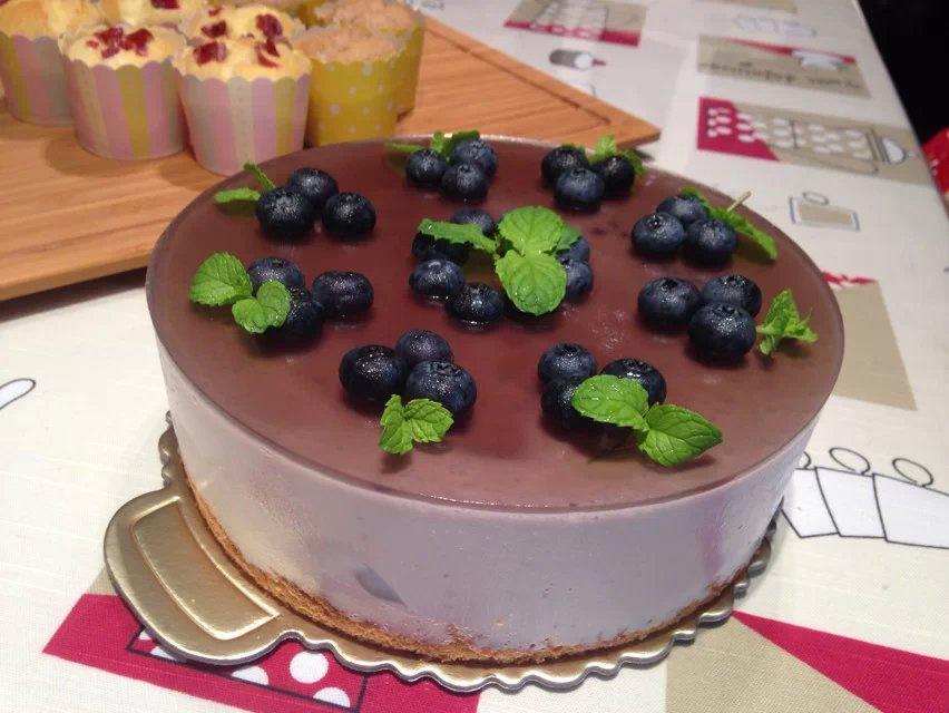 8寸蓝莓慕斯蛋糕