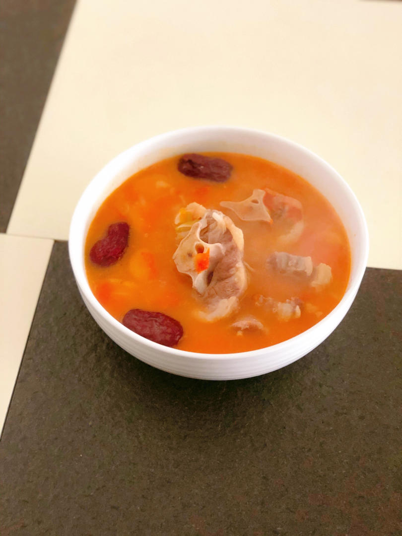 牛尾汤(不仅汤好喝，牛尾更有滋味)