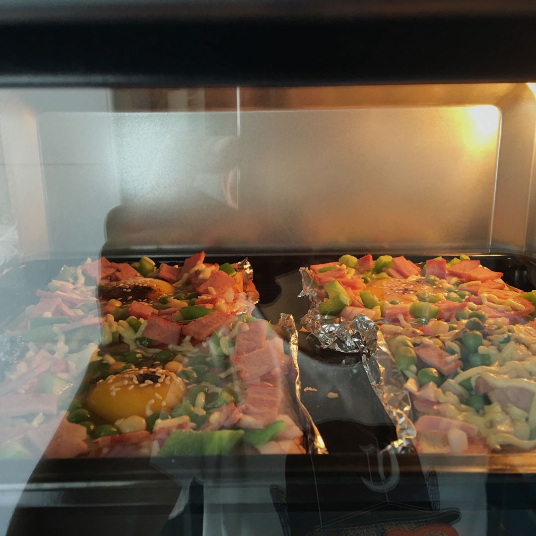 吐司太阳蛋披萨