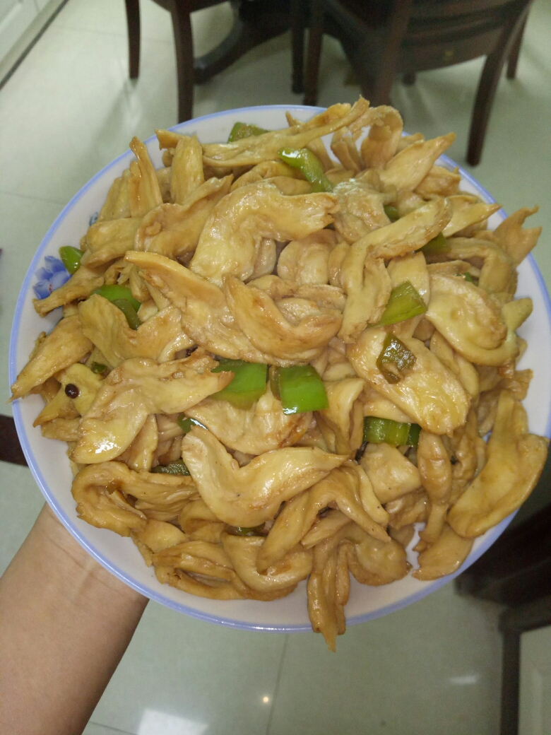 河北菜:尖椒炒人造肉的做法