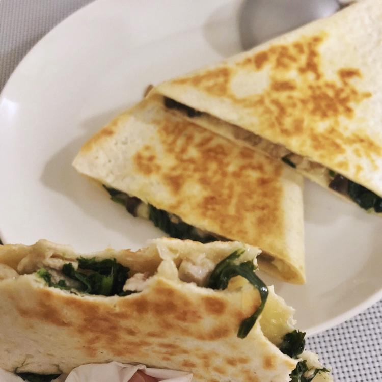 鸡肉杂蔬quesadilla（墨西哥馅饼）