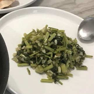 清炒白萝卜叶