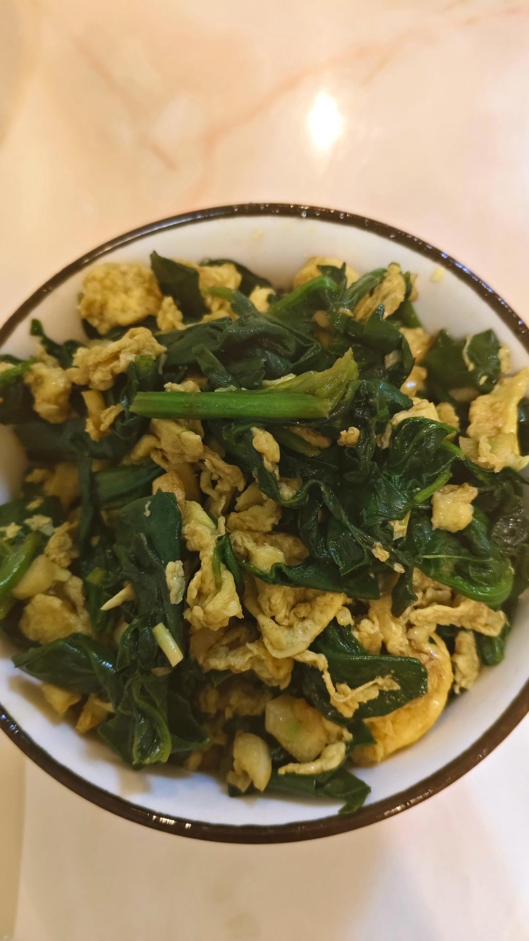菠菜炒鸡蛋