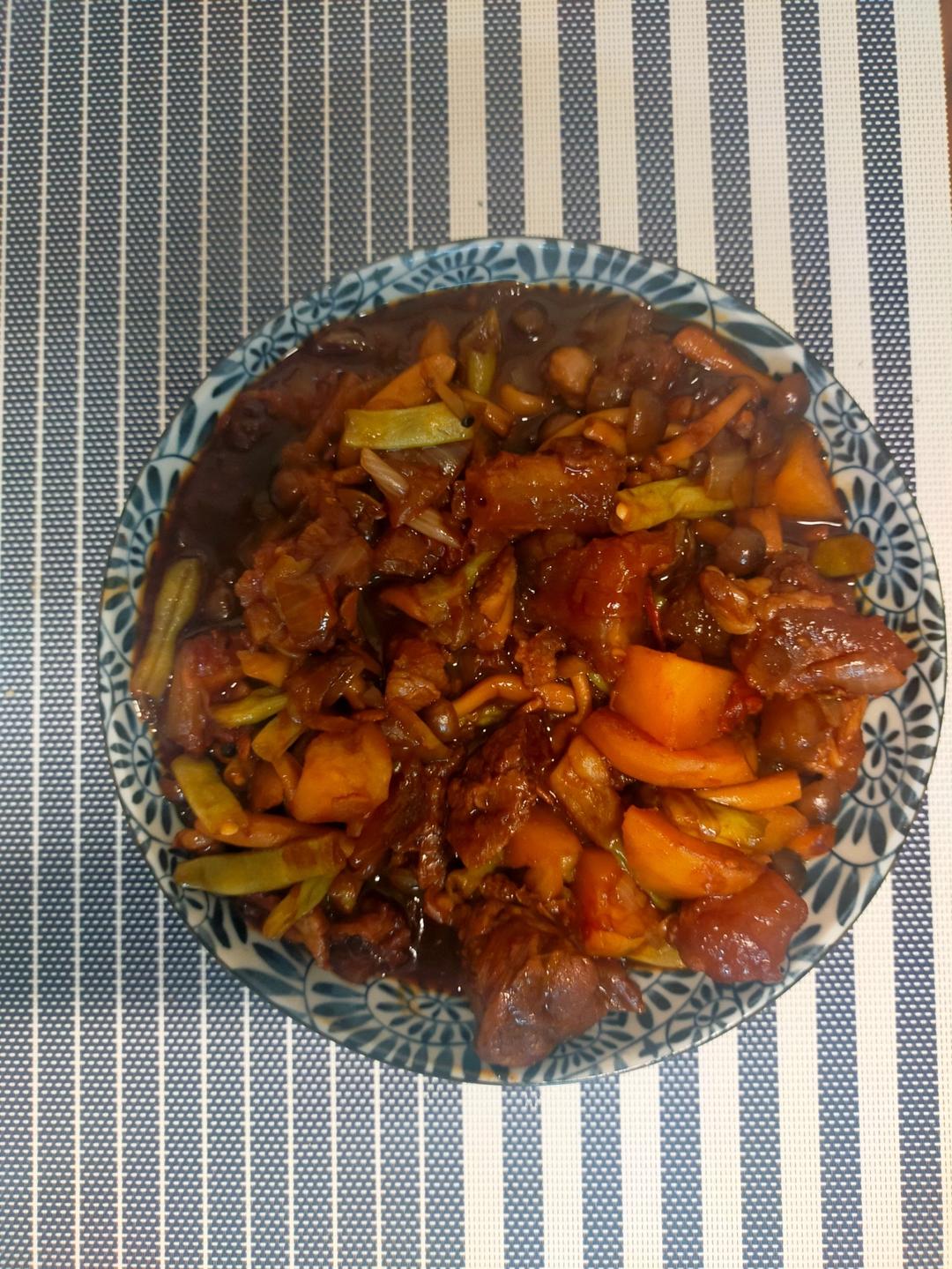 完胜刘一锅的 筋头巴脑炖土豆胡萝卜