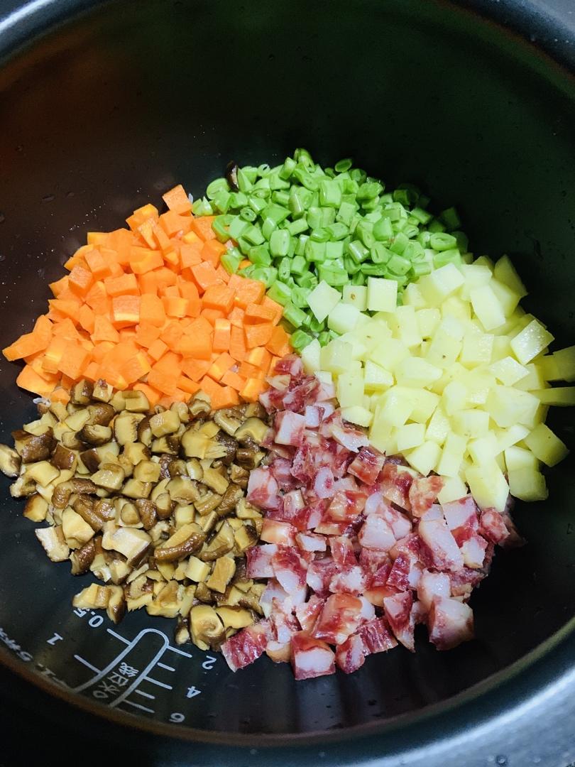 把陈乔恩吃哭的焖饭，我一口气连吃3碗，学会后再也不想吃外卖了