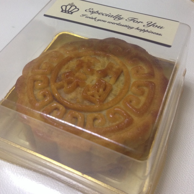 广式月饼——蛋黄莲蓉月饼