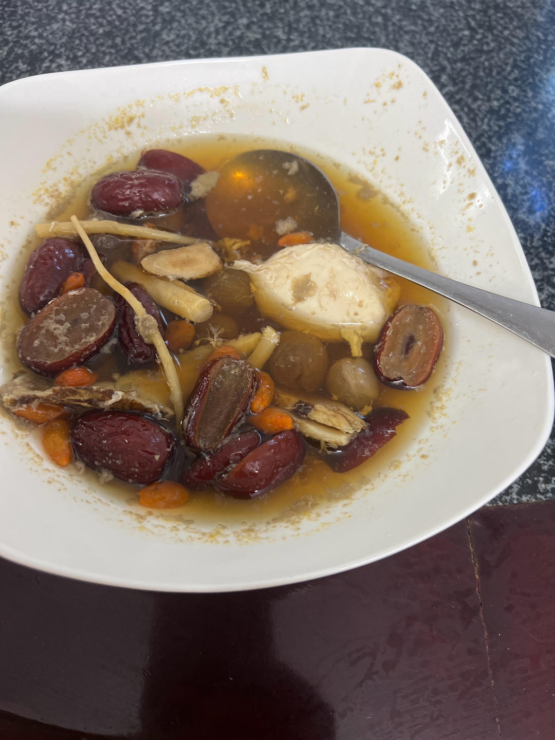 喝出好气色～当归黄芪党参补气血养生甜汤