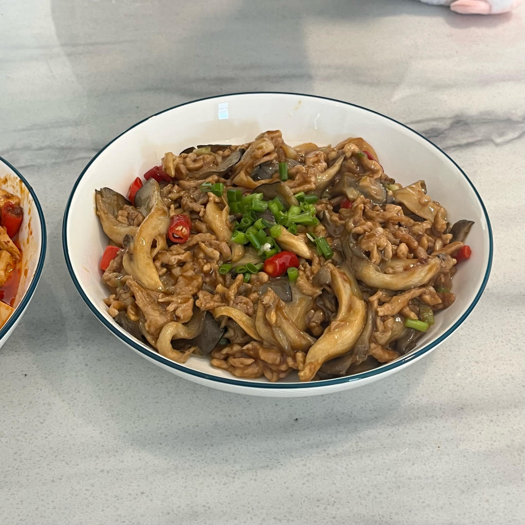 平菇炒肉片