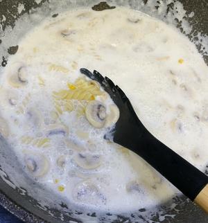 低脂奶香白汁蘑菇意粉的做法 步骤8