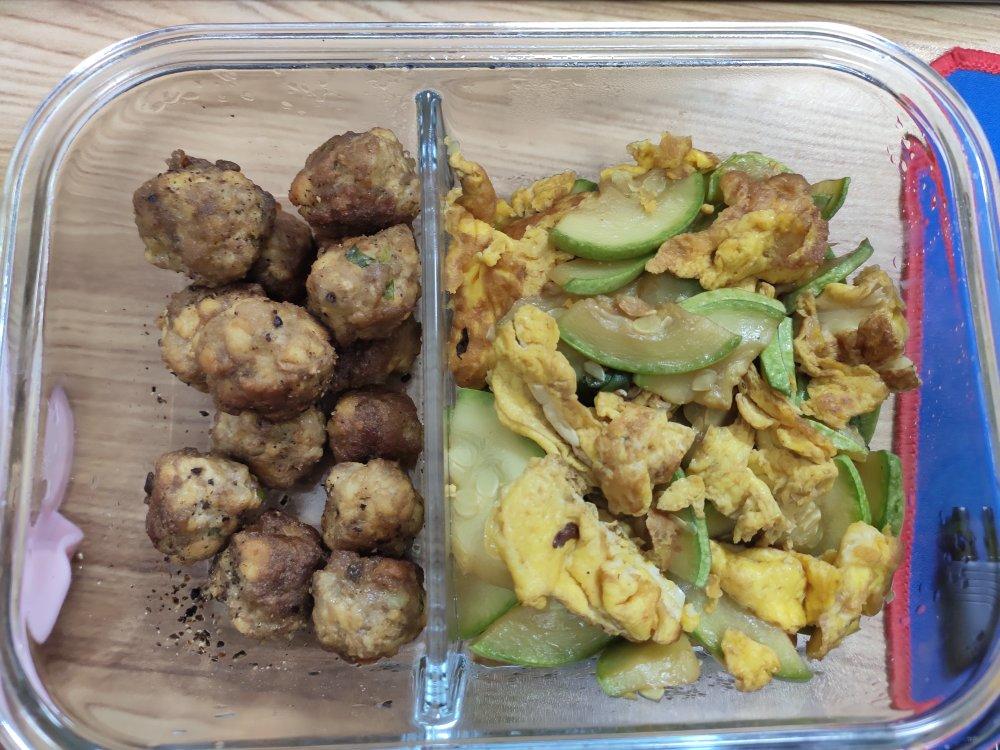 西葫芦炒鸡蛋(从不修图，拒绝夸张)