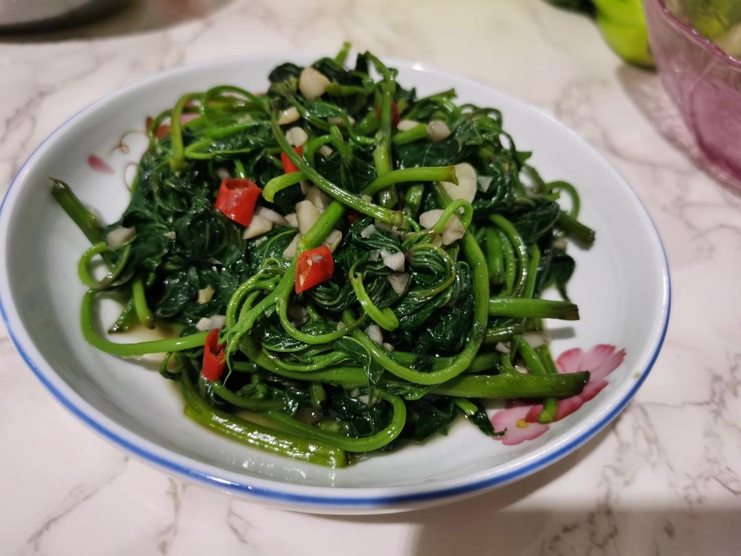 💥蒜蓉炒红薯叶