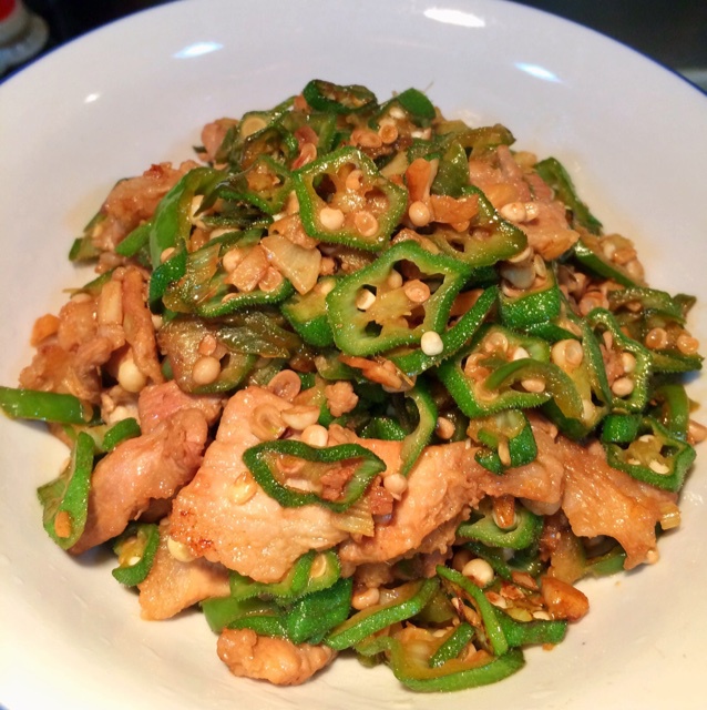 五花肉炒秋葵