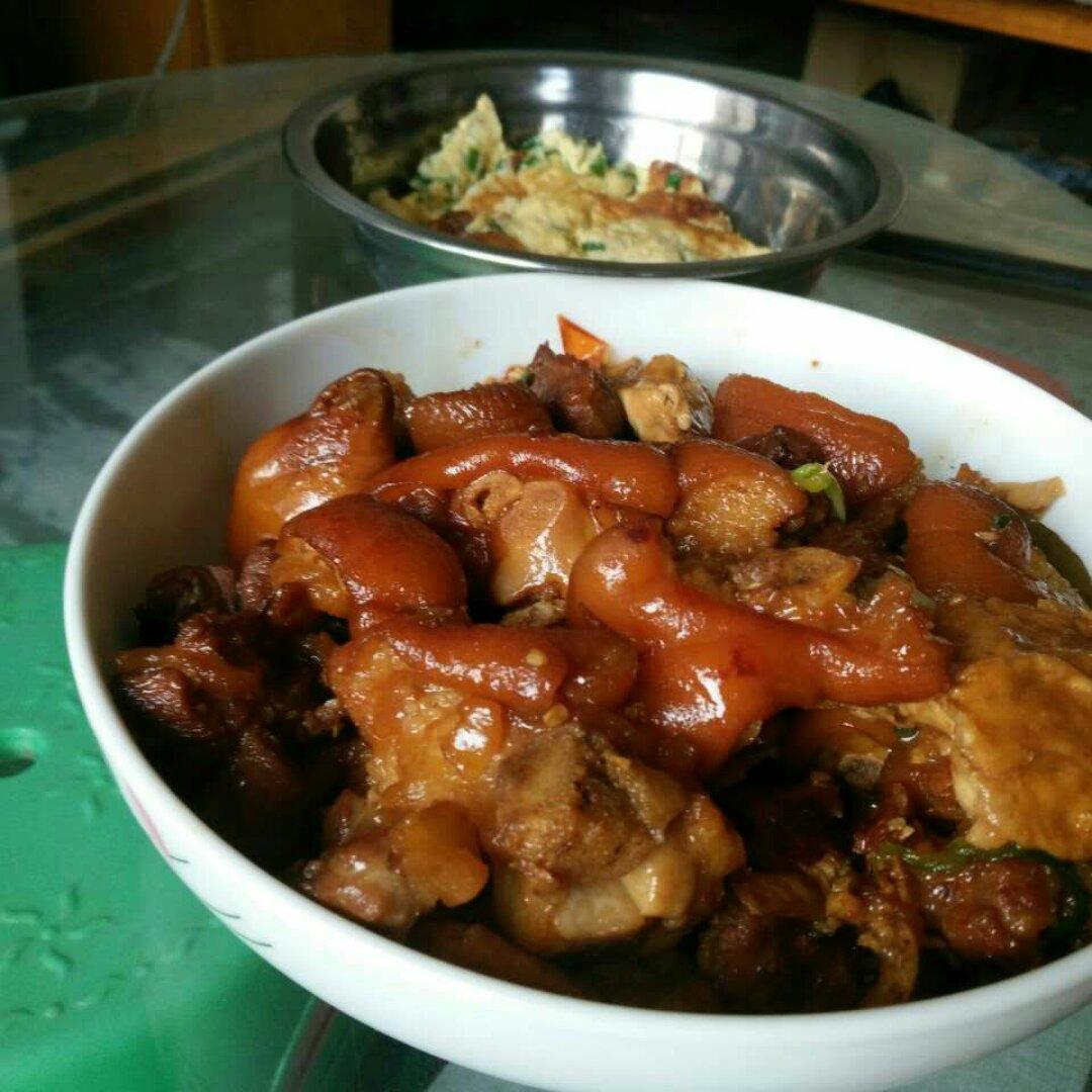 美味的家常菜：红烧猪蹄