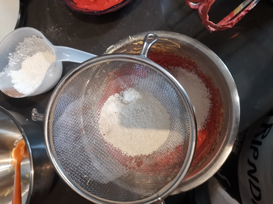 红丝绒磅蛋糕胚（6寸）的做法 步骤7