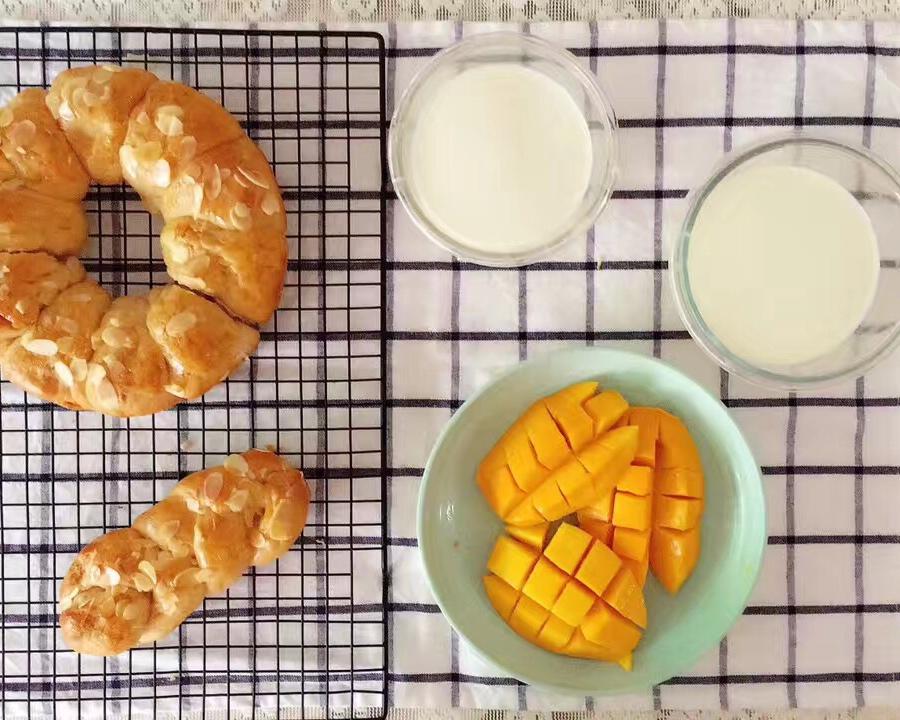 纯奶手撕吐司的做法 步骤1