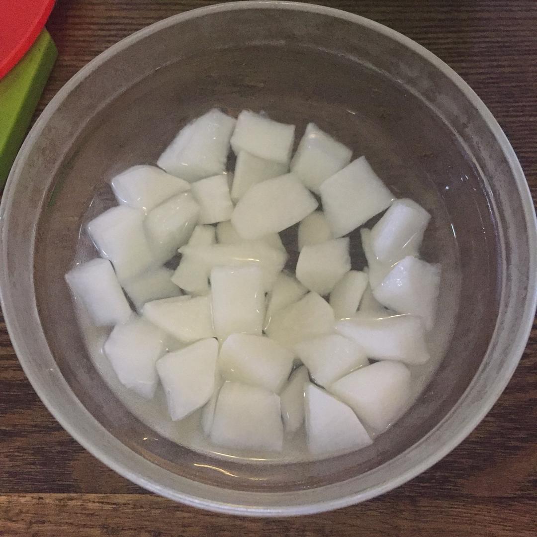 脆爽萝卜丁（开胃小菜）