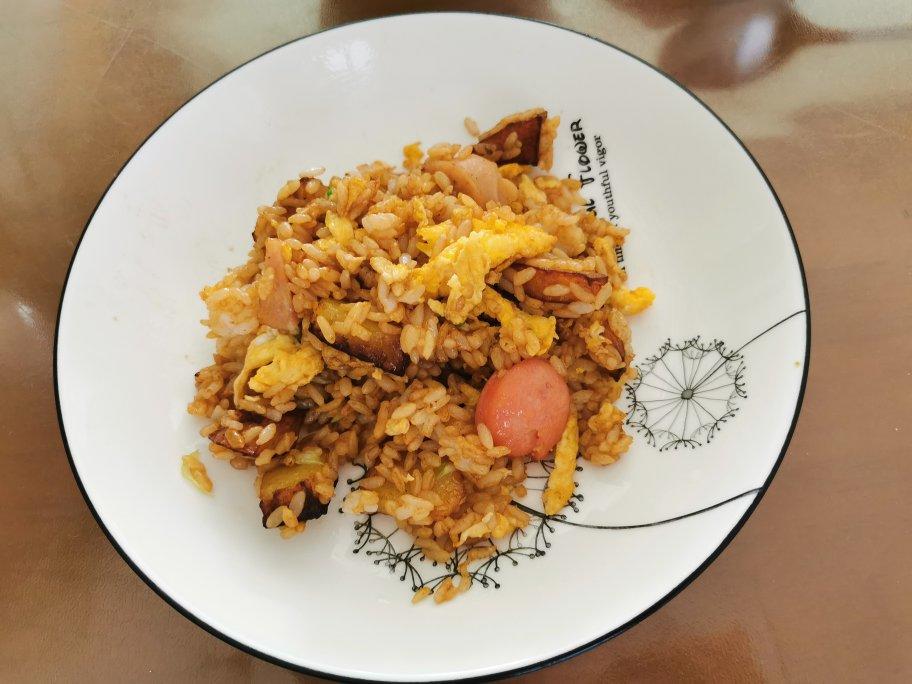 邻居抢着来我家吃土豆香肠炒饭，原来这么香！