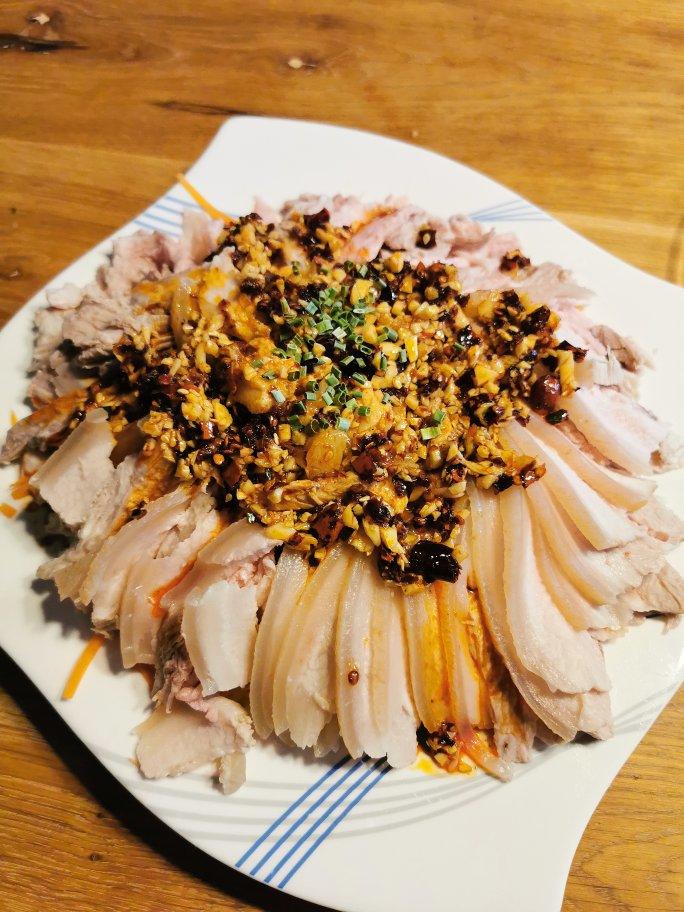 厨师长教你：“蒜泥白肉”的家常做法，看的口水直流