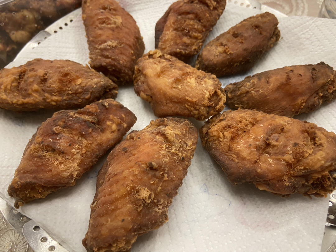 吃多了会胖，不吃也瘦不下来的🔥蒜香炸鸡翅🔥