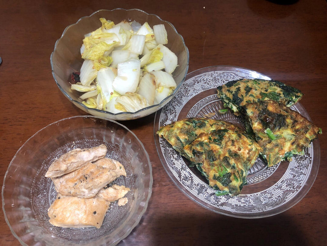香煎鲜嫩多汁的黑椒鸡胸肉