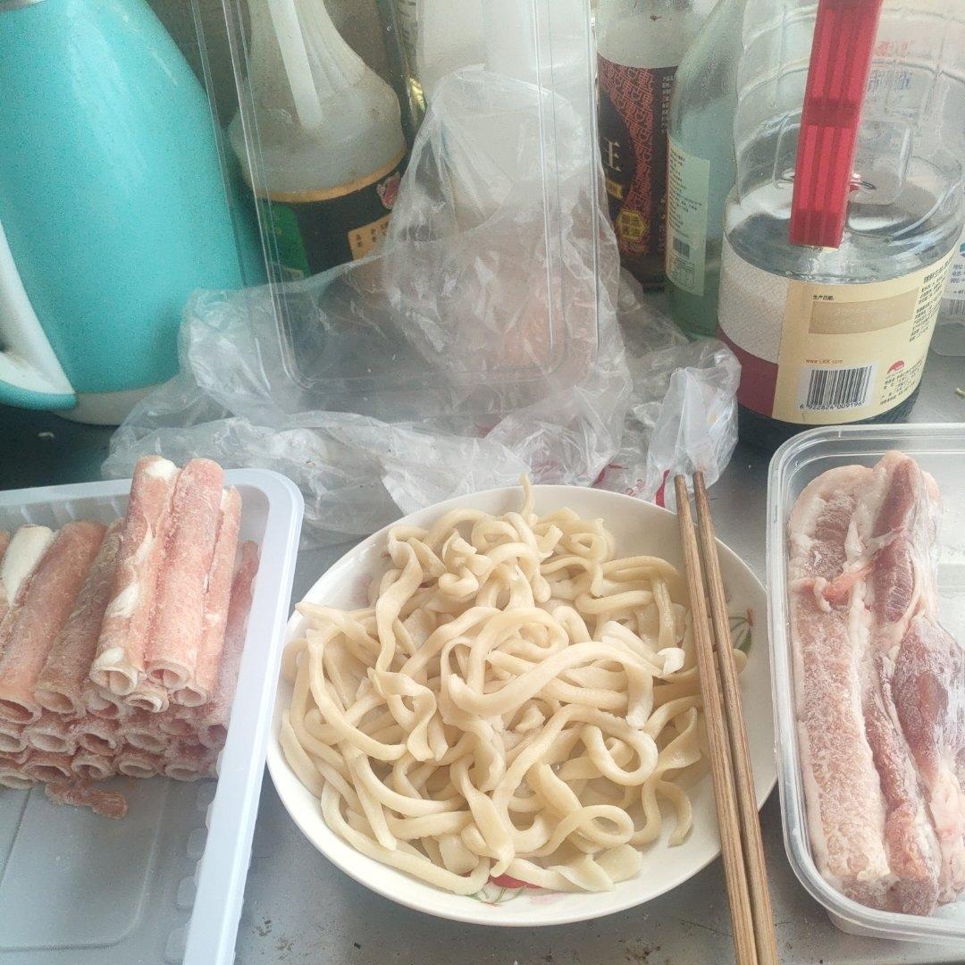 新疆过油肉拌面/过油肉/新疆拉条子/新疆拌面/过油肉拌面（附过油肉炒制方法）