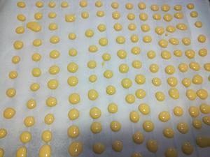 蛋黄溶豆的做法 步骤5