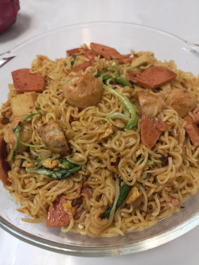 路边摊风味炒方便面