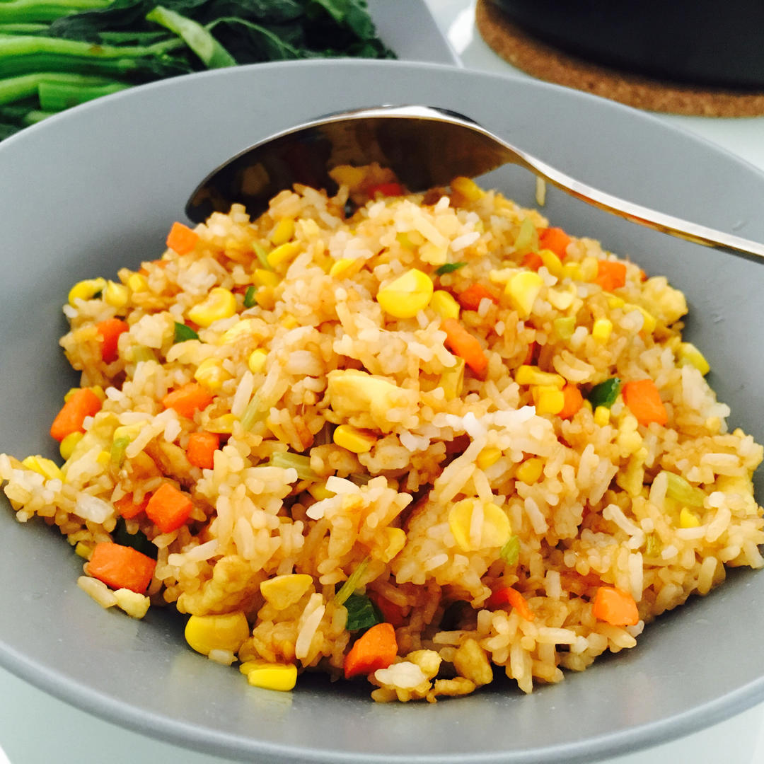 粒粒炒饭（米饭不粘粒粒分明的方法）